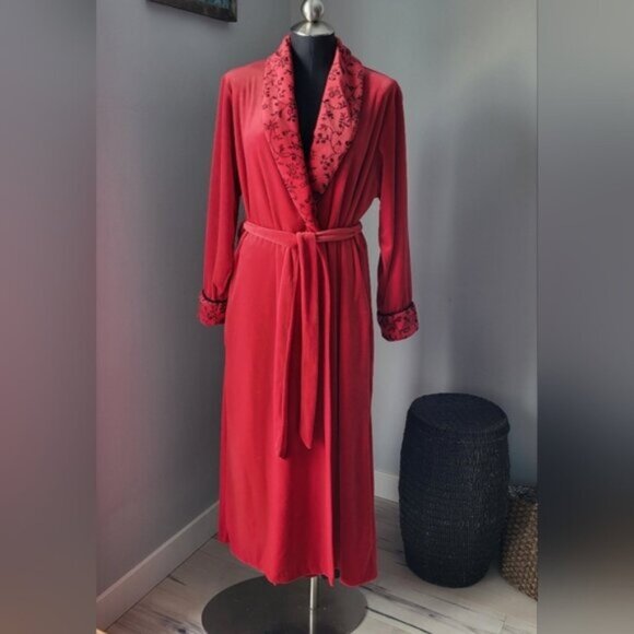 Vintage 90's Velvet Red House coat Size Small - Picture 1 of 16